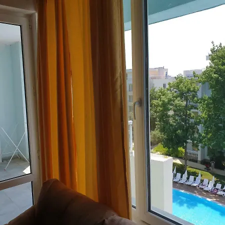 Апартаменты Yassen Luxury *